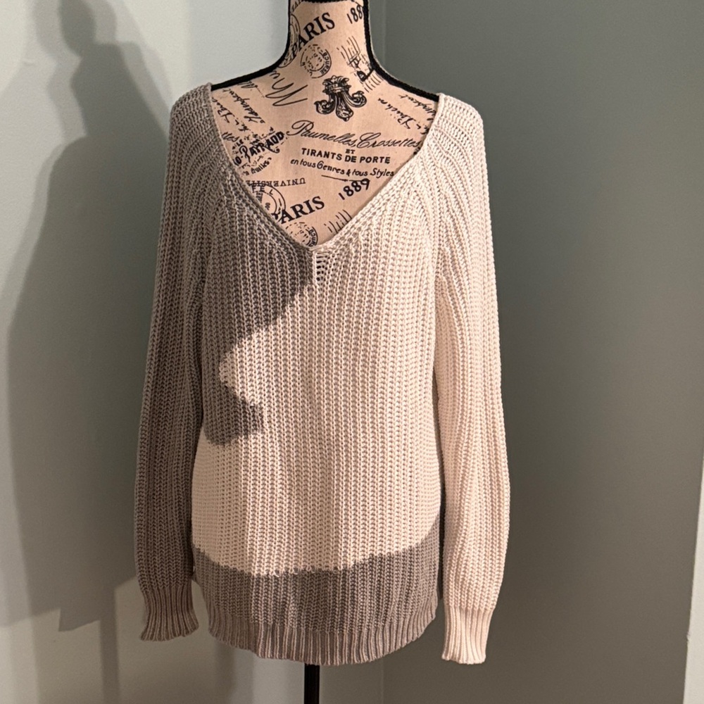 House of Harlow 1960 Cream and Gray V-Neck Sweater